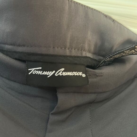 Tommy Armour Grey Men’s Golf Shorts with Knee-Length Style - Picture 2 of 4